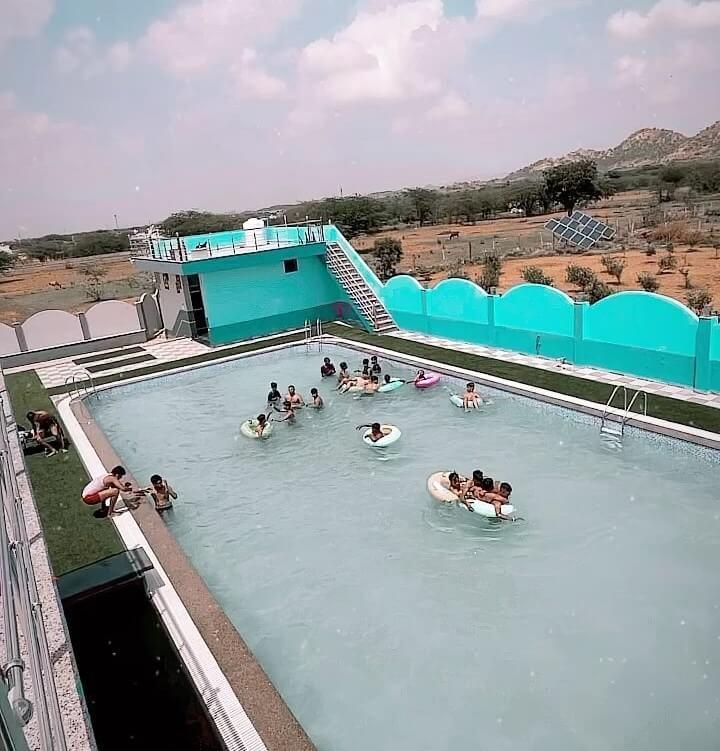 love kush swimming pool instagram picture
